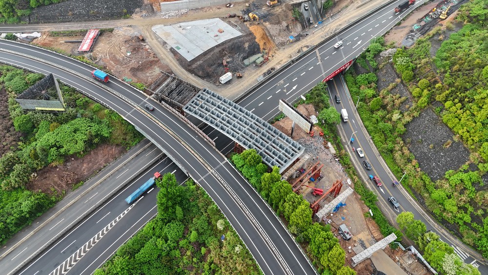 高速公路  基础建设  内需 
