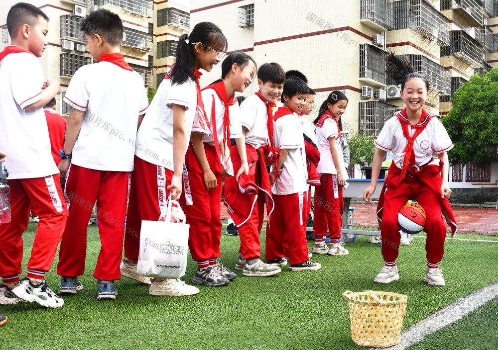  携手并进     迎接未来