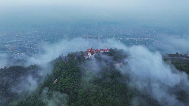 湖南  郴州  第十八福地  苏仙岭 
 晨雾  宛若仙境   黄建华