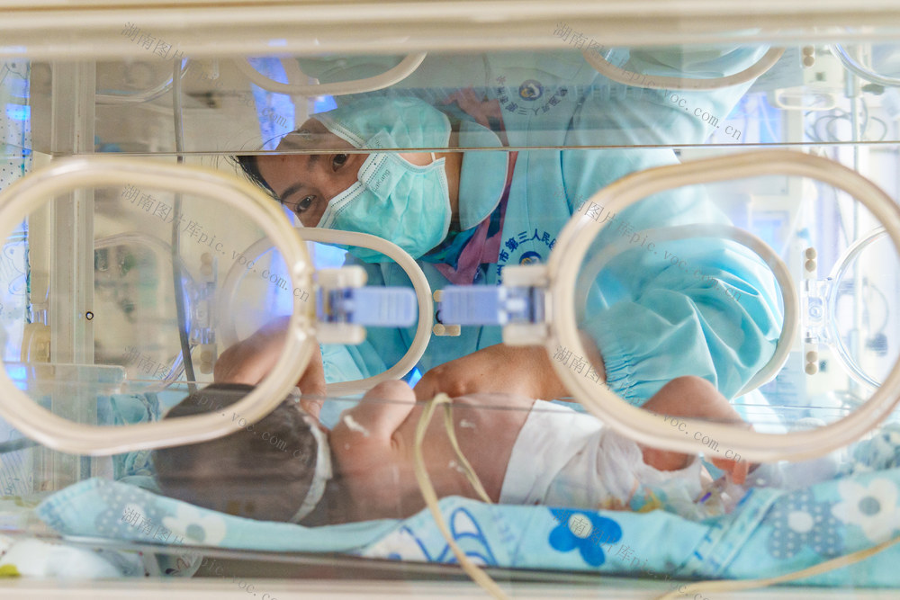 五一假期 坚守岗位 医护人员 劳动节