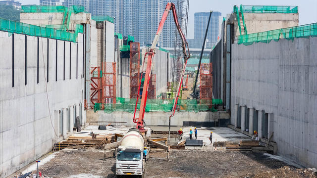 五一假期 坚守岗位 重点项目 赶工期 施工忙