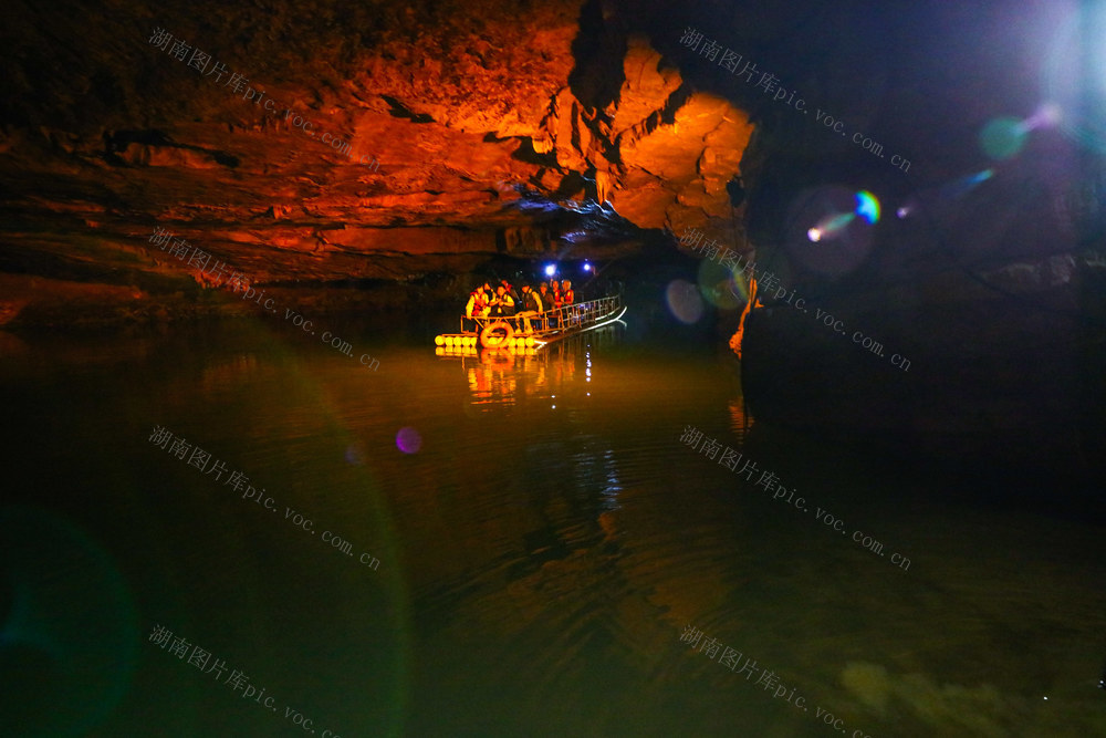 湖南，湘西，溶洞，节假日，“五一”，游人，景区，游玩