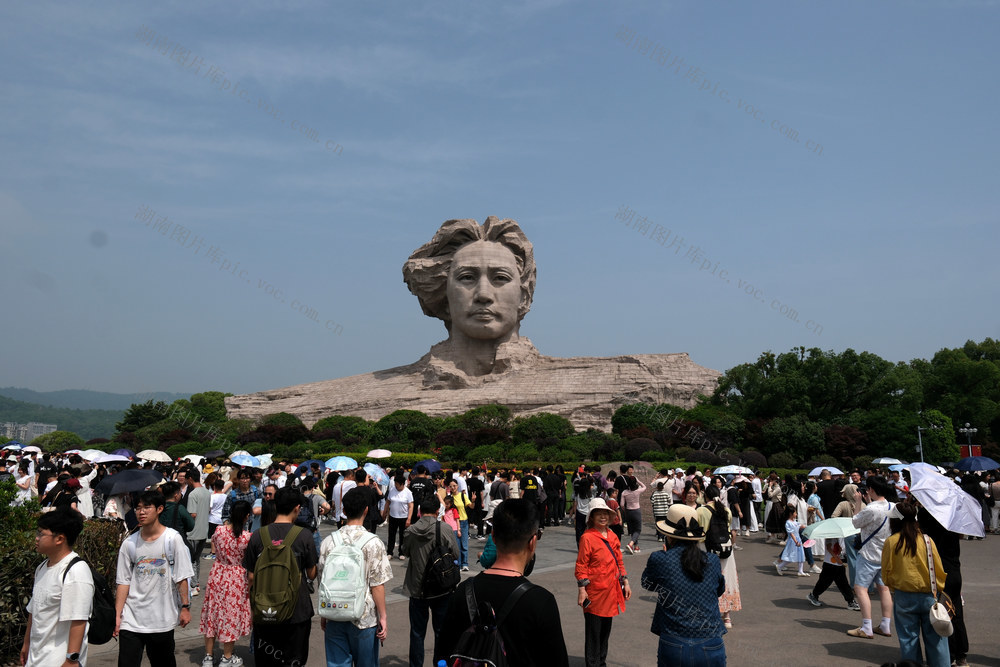 橘子洲景区游人如织