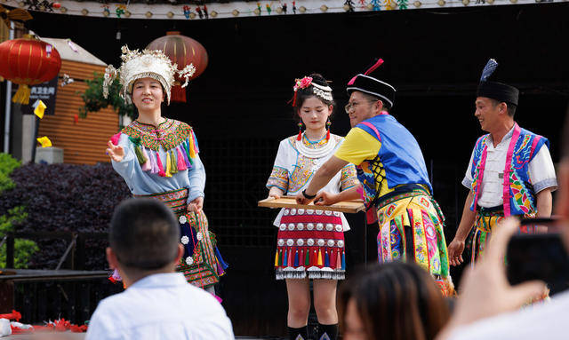 五一 通道 民族 侗族