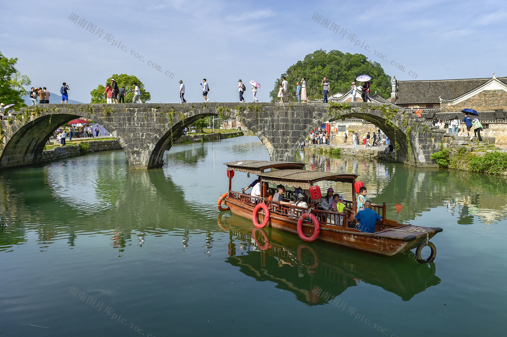 五一  旅游  千年古村  游人如织