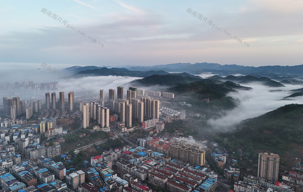 晨雾  青山、云雾  朝霞  风景  自然  航拍