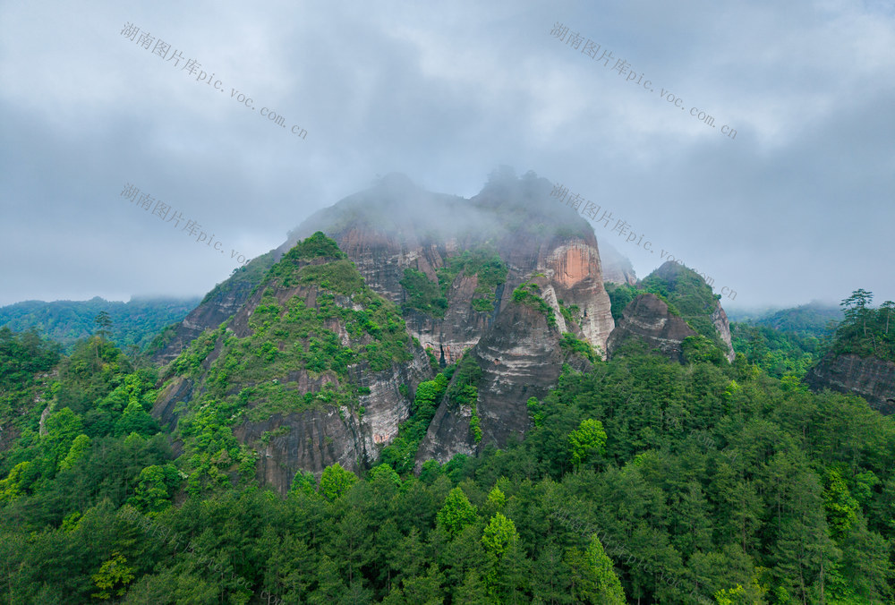 云雾 山峰 云海 自然风光 景观 奇峰 山峦  绿色 风景名胜 旅游 远山 自然 山景 生态 万佛山 将军山 丹霞山 万佛山云海 将军山云海 丹霞山云海 夏天云海 夏天云雾 森林 青山 天然氧吧 丹霞地貌 绿色植被 云雾山 自然景观 地质奇观