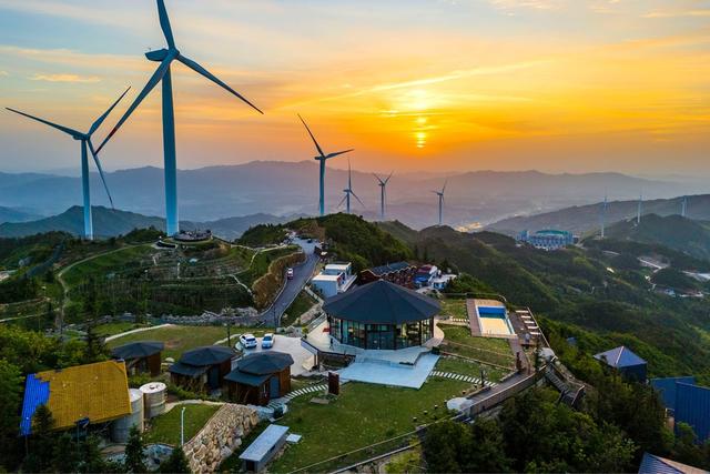 旅游  云端  五一  游客  日出  风光