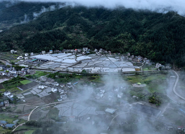 湖南桂东 梦幻村庄 画