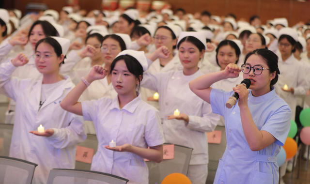 5.12 南丁格尔  护士节  授帽