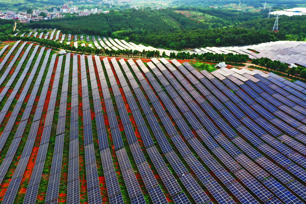 蓝山：光伏发电  赋能绿色经济