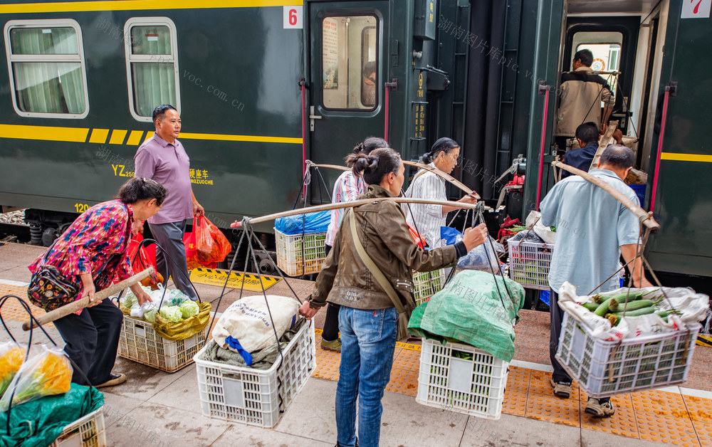 交通  火车  慢火车  怀化