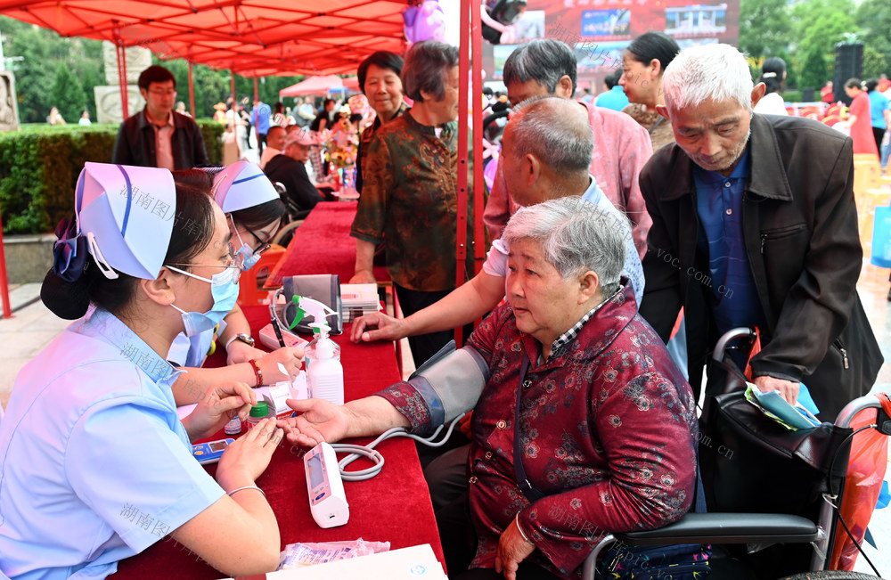 助残日 残疾人 暖心 爱心 关爱 舞龙 特教 学生 义诊 演出 文化 文艺  