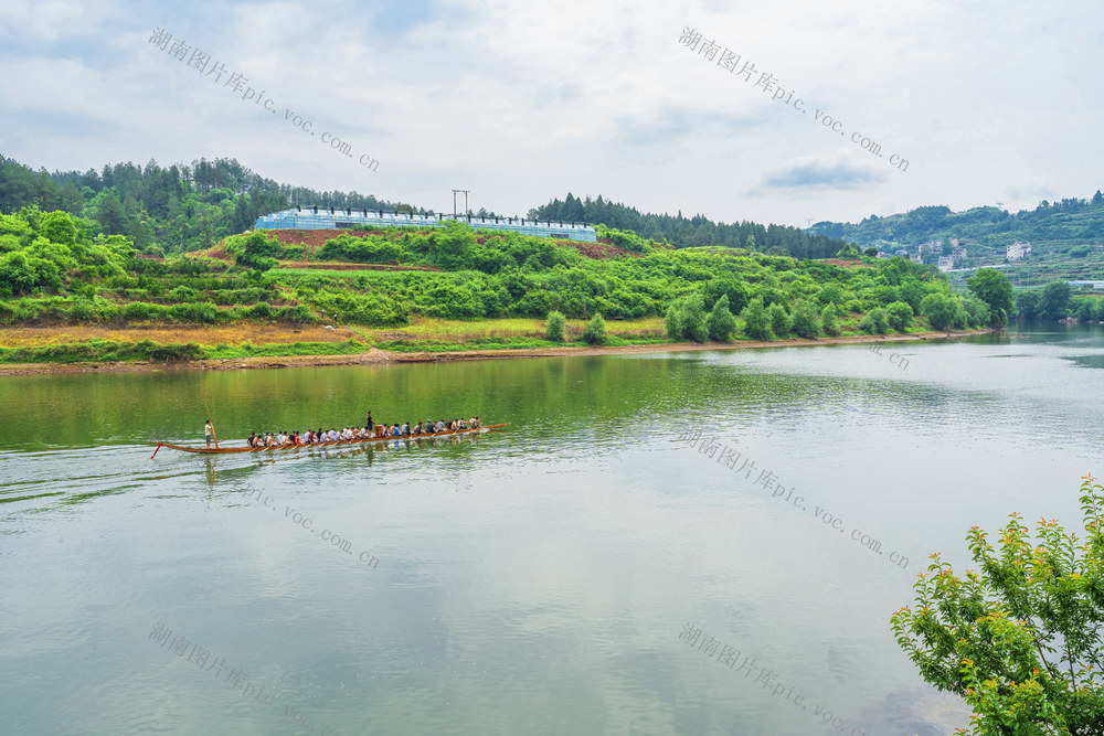 峒河水清岸绿  环境保护  龙舟练习
