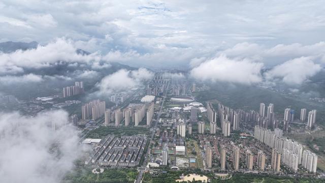湖南  郴州  苏仙区  城东新区 
  雨后    景象  云海弥漫  城东新区    王仙岭  山脉  无人机  空中俯拍  捕捉    云海  奇景  人间仙境