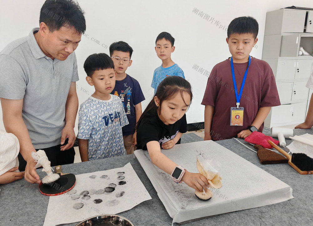 国际博物馆日 中国文字博物馆 小朋友 甲骨文 体验 拓印 石碑 瓦当