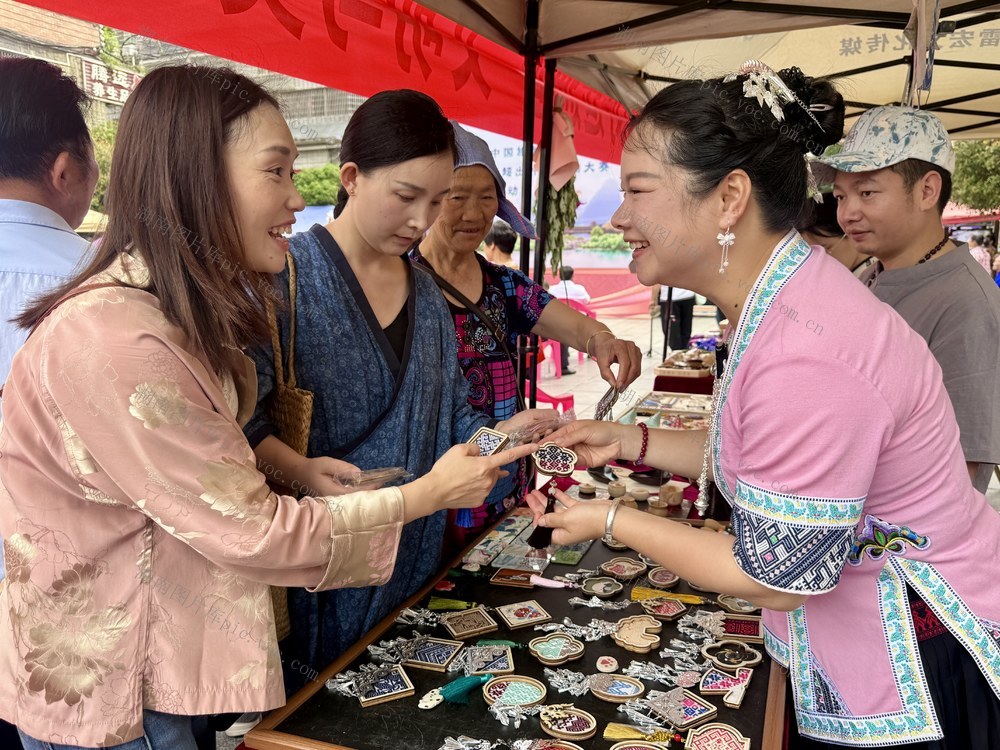 通道：“以节为媒”助推文旅产业

