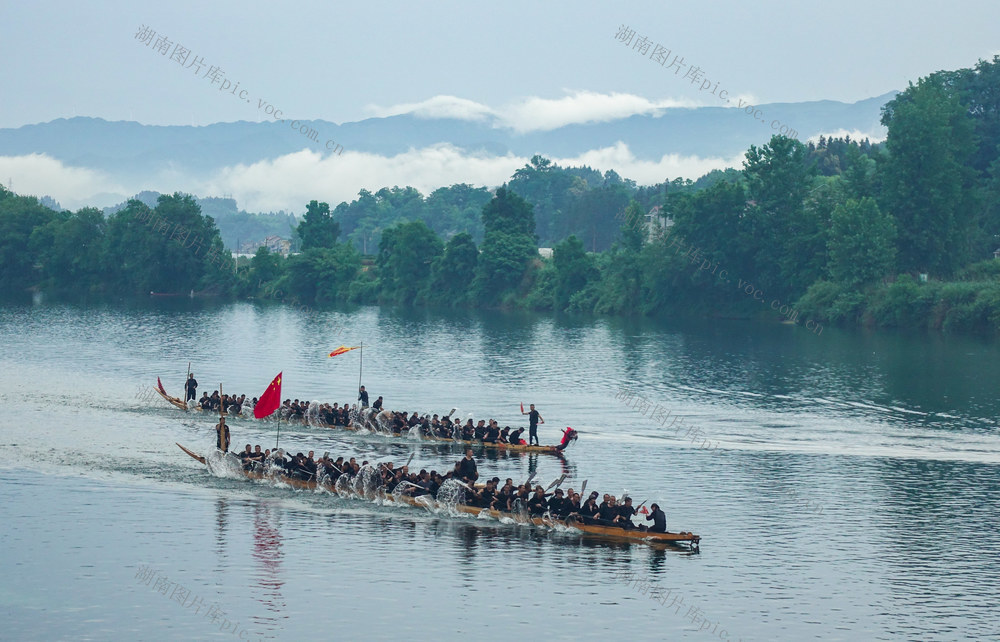 龙舟  巡游  迎端午
