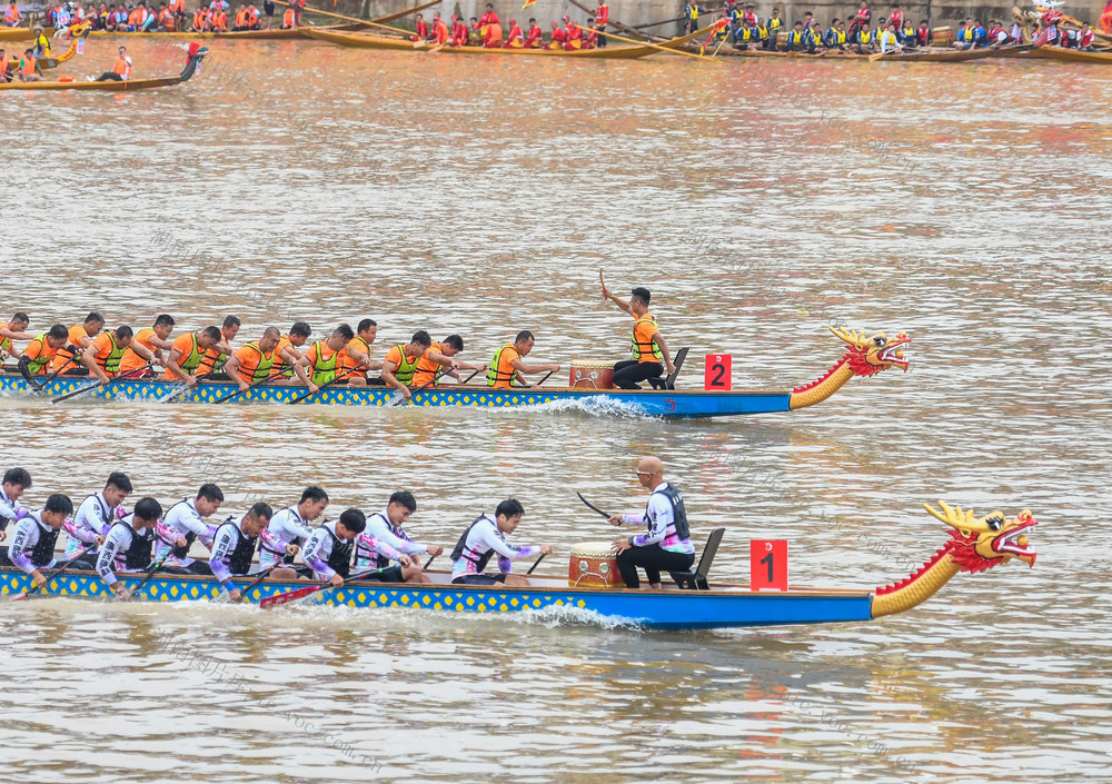 劈波斩浪 龙舟竞渡
道县