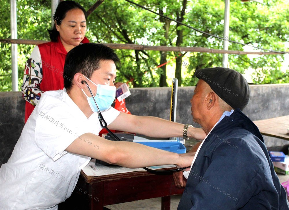 敬老院  关爱 活动