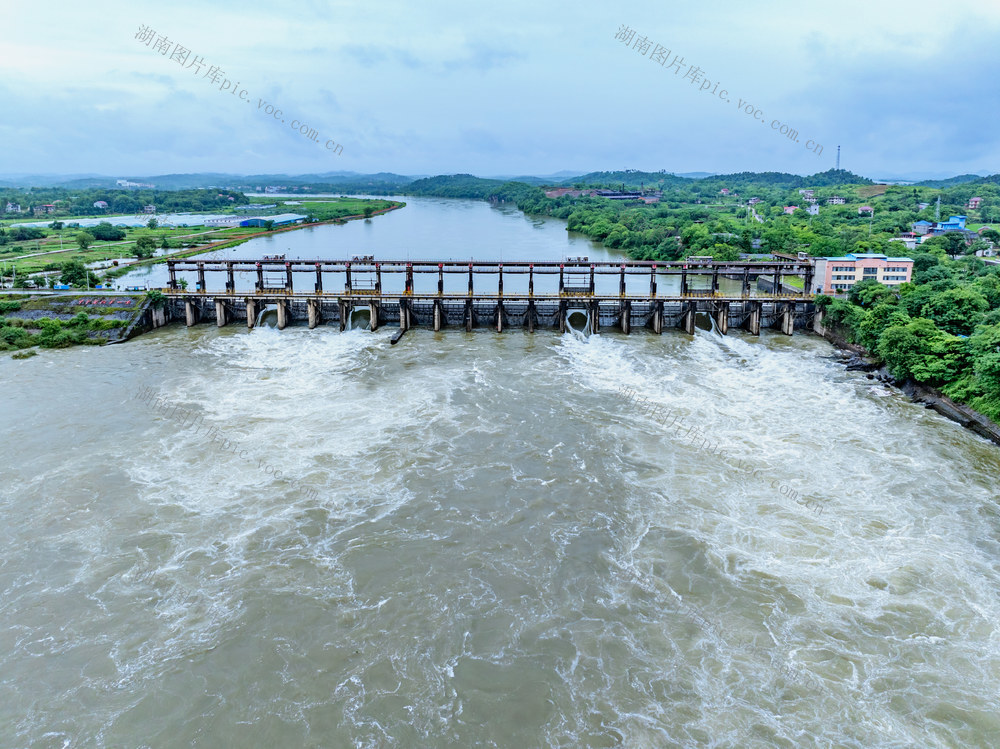 泄洪  精准监测  科学调度  安全度汛