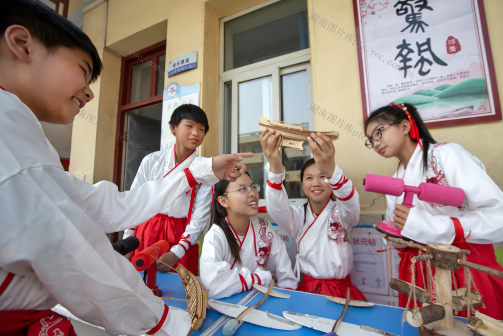 庆六一 小学生 社团展演 七彩童年 手工制作 才艺展示 花样跳绳 彩笔 绘画 