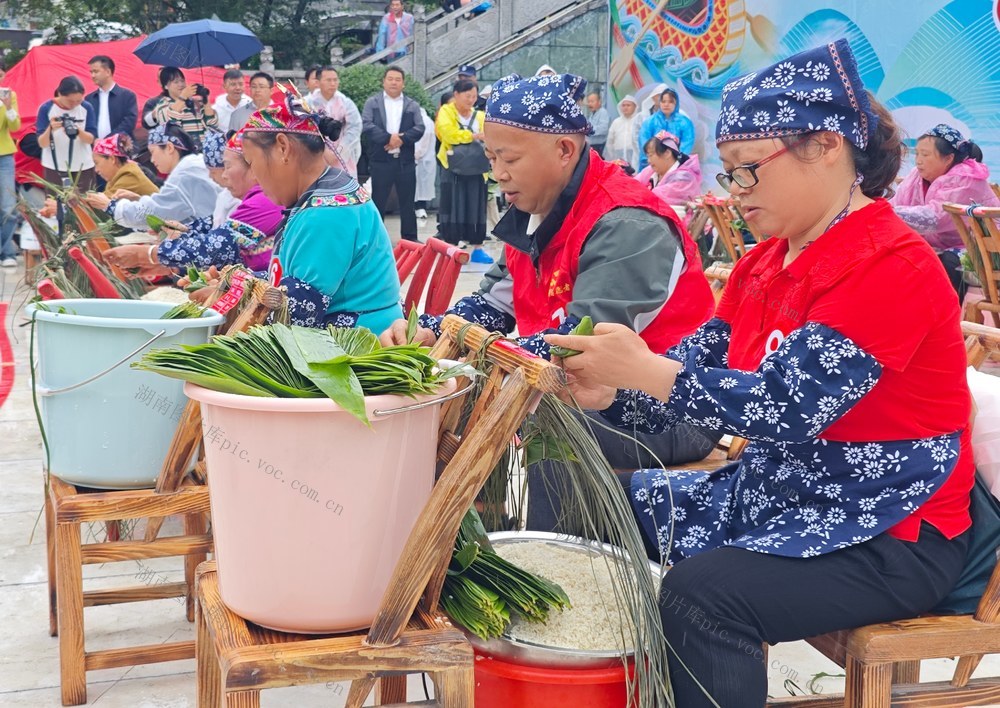 凤凰  居民  包粽子  比赛  民俗 文化  端午节