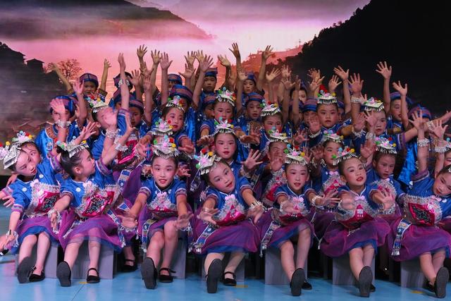 六一 文艺表演 载歌载舞