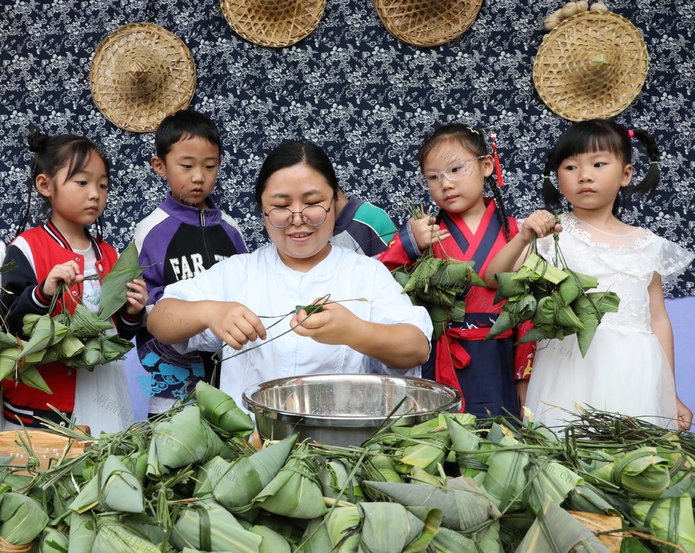      包粽子    迎端午 
