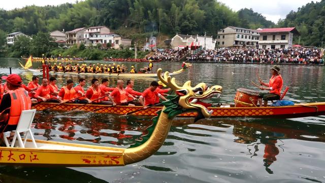 杏子  龙舟赛  奋楫争先，逐梦涟水