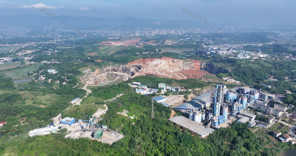 采矿场 石灰石矿场 工业 建材行业 水泥行业 建材之乡 生态环境 环境保护城市发展 工业发展