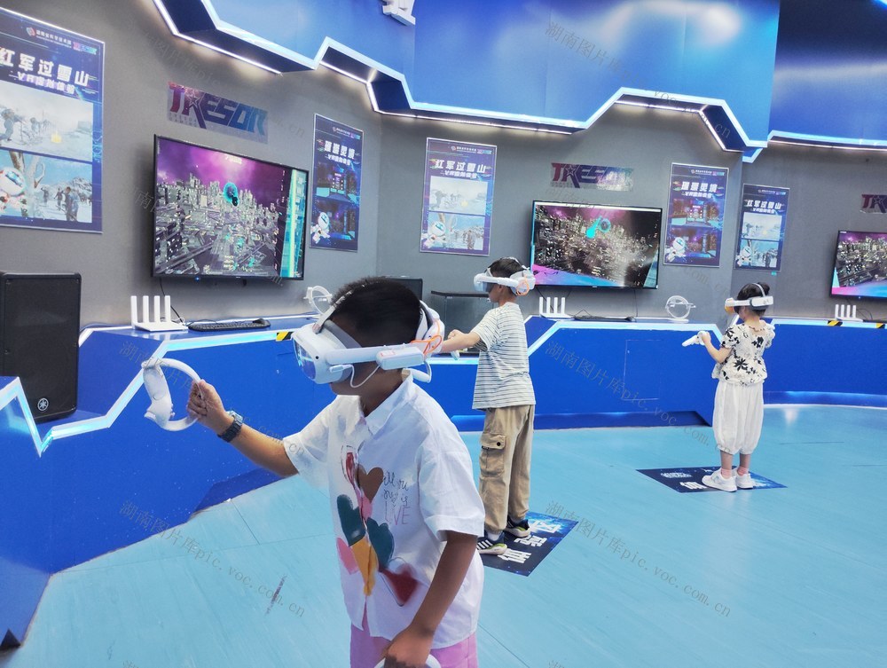 六一儿童节  科技 假日经济  太空馆  虚拟现实  