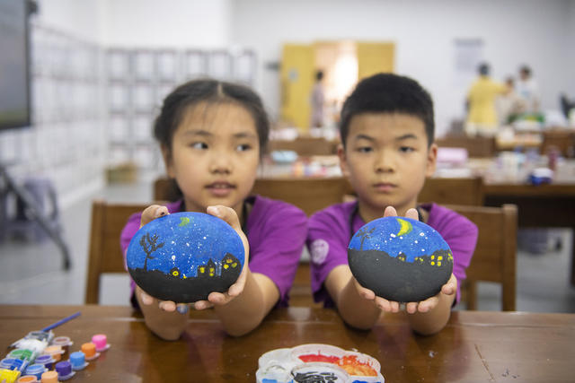 娄底 石头画  六一  图书馆