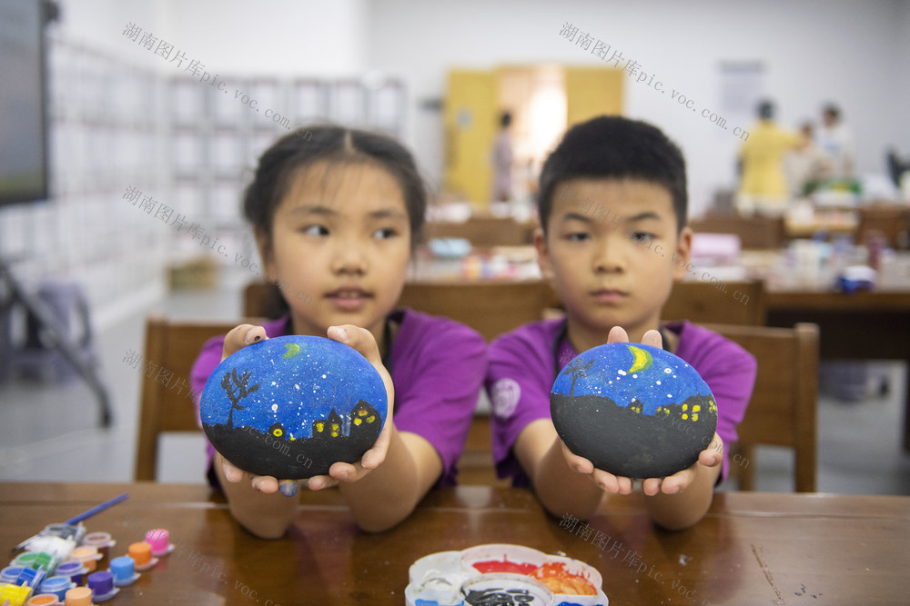 娄底 石头画  六一  图书馆