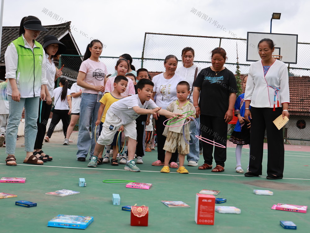 六一 困境儿童 游戏 志愿者 爱心