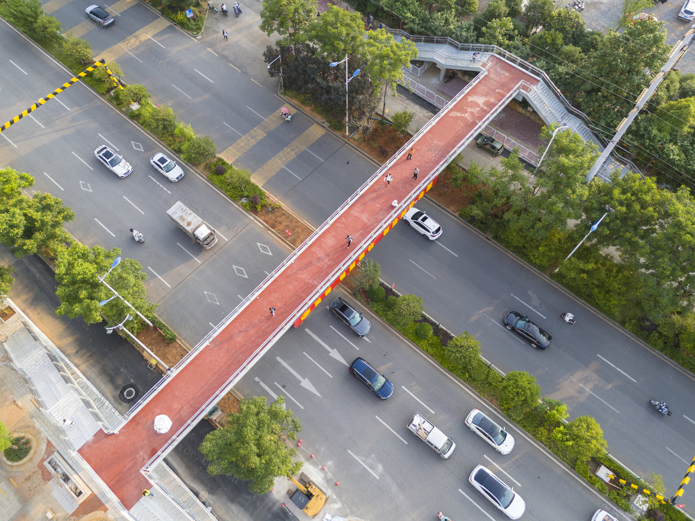 娄底  人行天桥 交通安全 通行