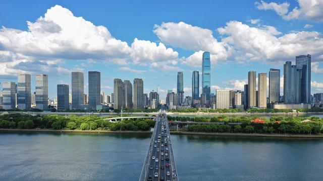 橘子洲大桥，五一广场