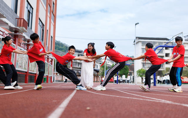毕业
通道侗族自治县 
学生
教育