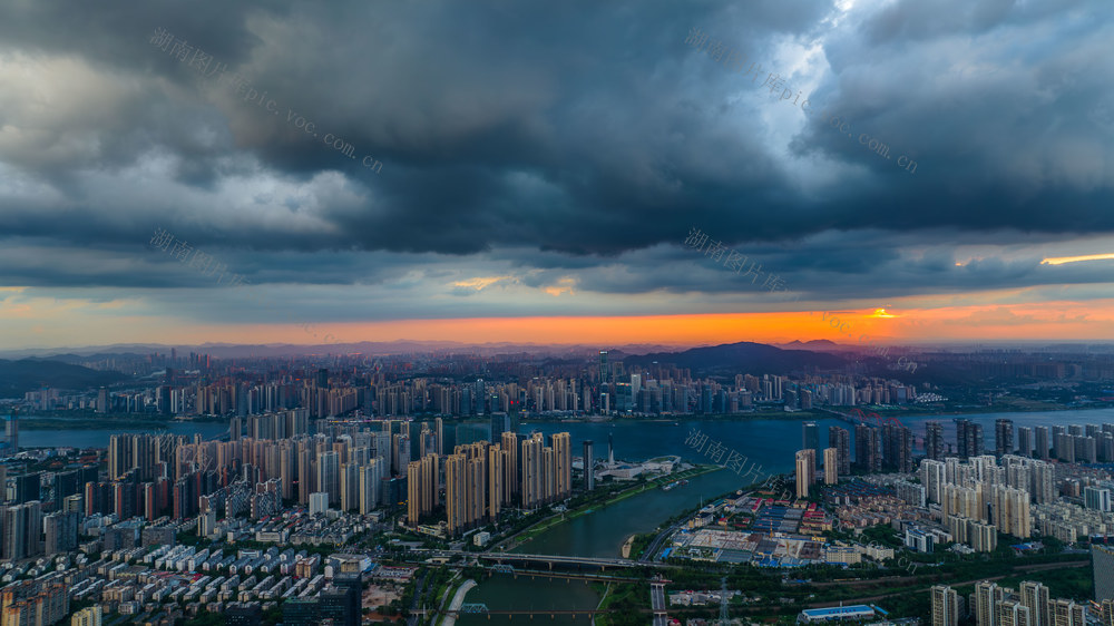 雨后长沙晚霞，北辰三角洲
