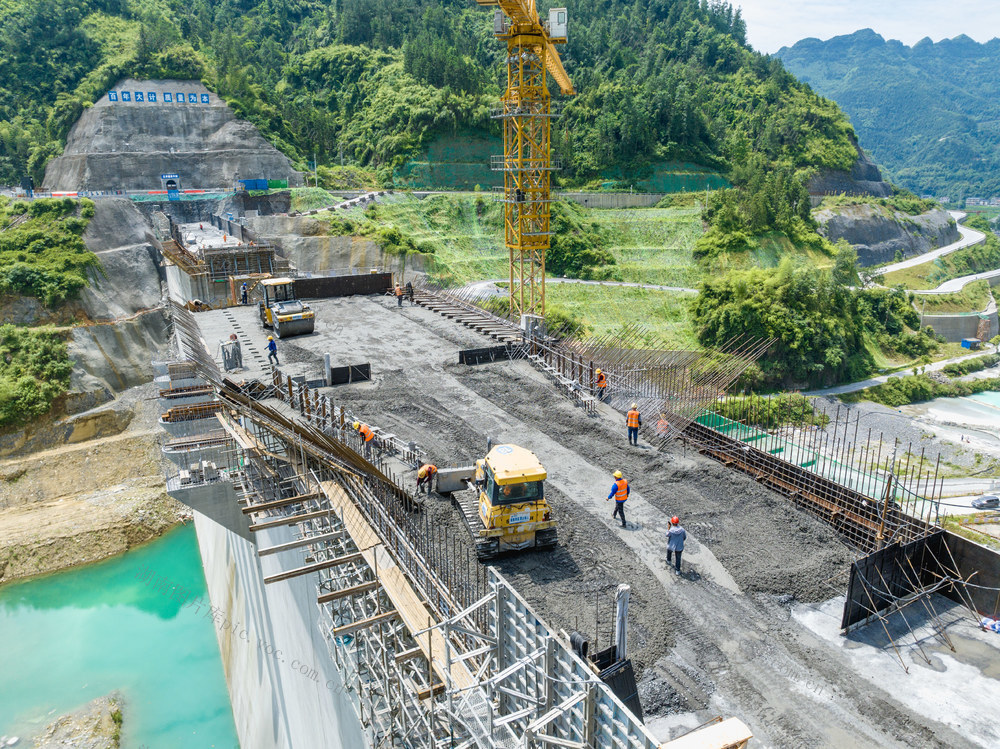 大兴寨水库工程 冲顶 