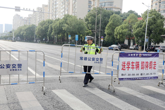 2025年高考第一天 社会各界 精心护航高考