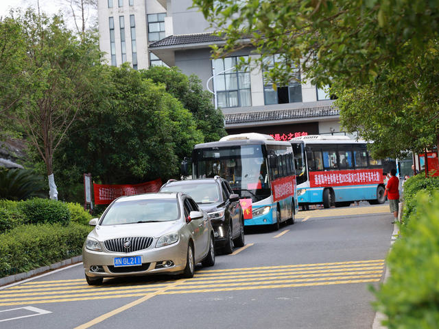 高考 考生 加油 学生 考试