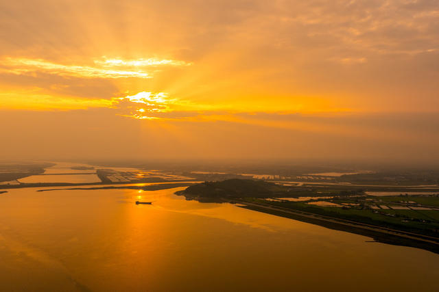 仲夏洞庭湖区粮食安全美景