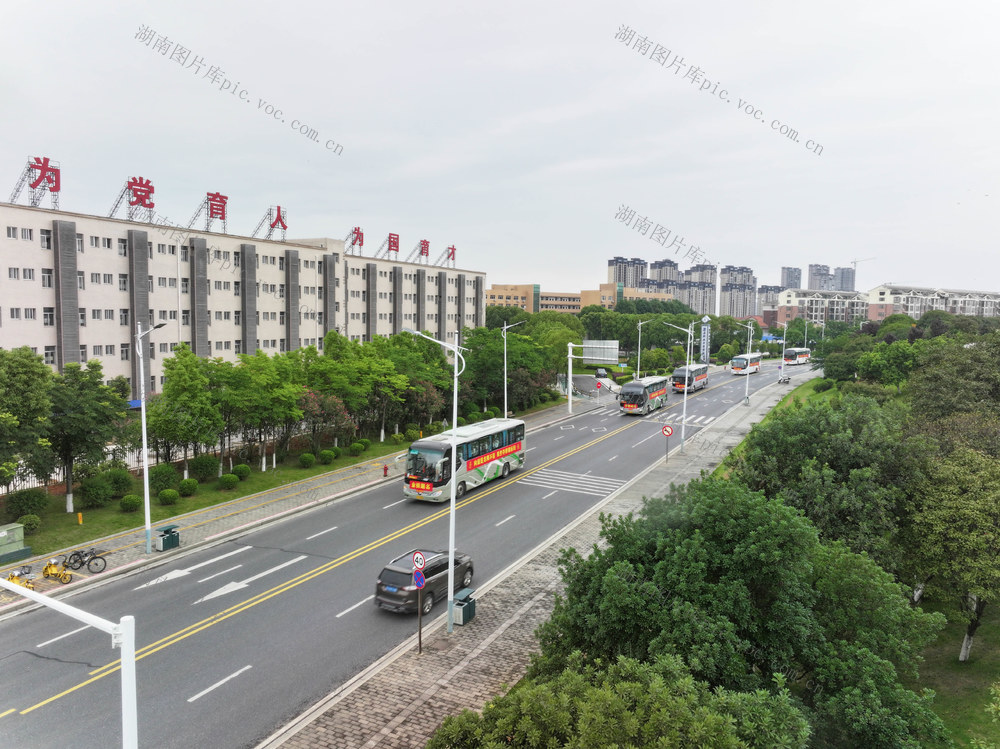 高考  进程  考生  送考  爱心车队