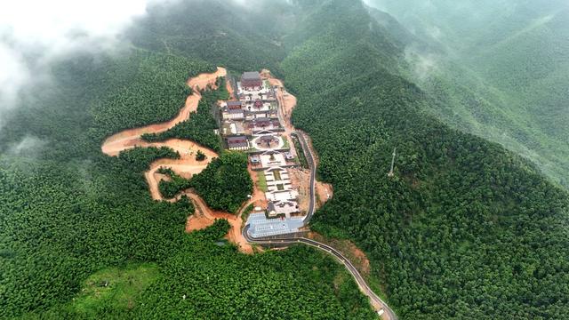 旅游  王仙岭  雨雾 