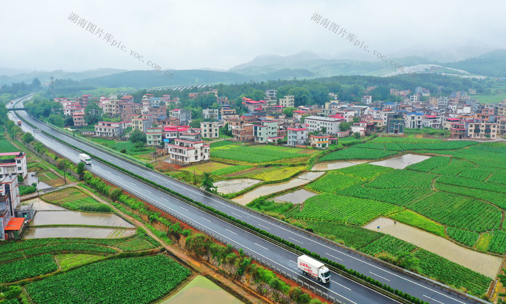 蓝山：夏日乡村美