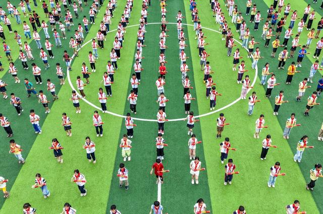 特色课间 传承非遗
江华