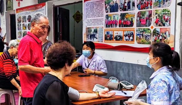 开展老年人健康体检，发力关注老年人健康