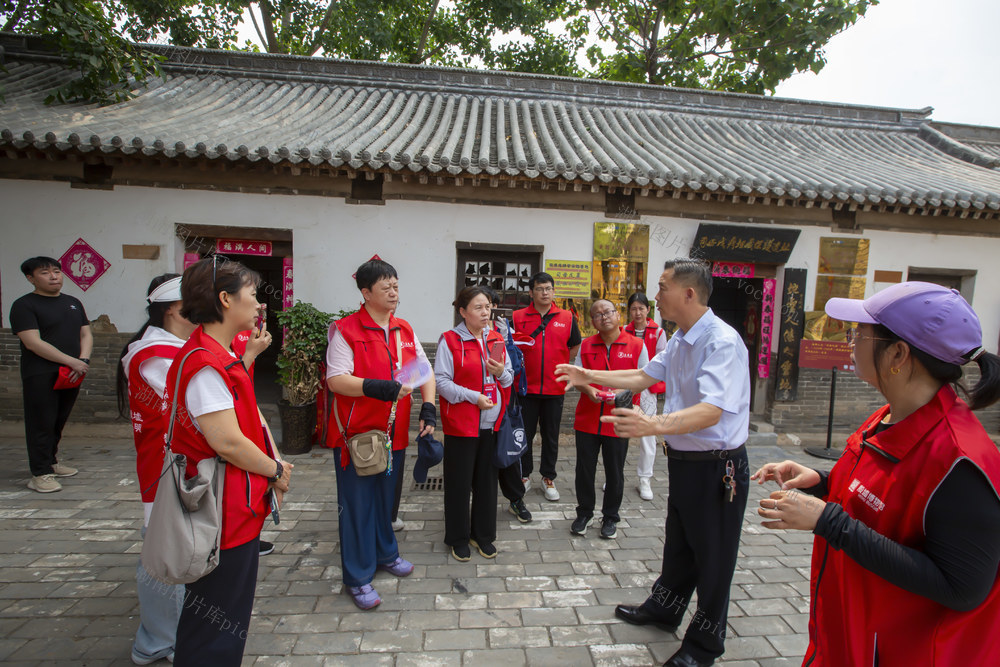 文化和自然遗产日 安阳殷墟文物保护 护鼎英雄吴培文 最大青铜礼器司母戊鼎 国宝 国家文物保护 省级文保单位 吴家大院 文物保护志愿者