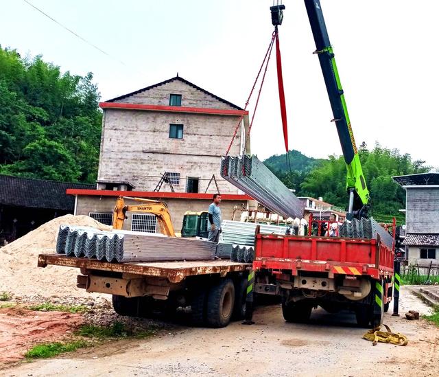 公路 护栏 安全